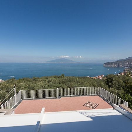 Villa La Terrazza Sul Golfo Sorrent Exterior foto