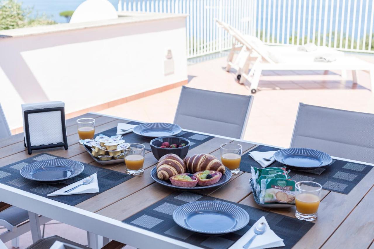 Villa La Terrazza Sul Golfo Sorrent Exterior foto
