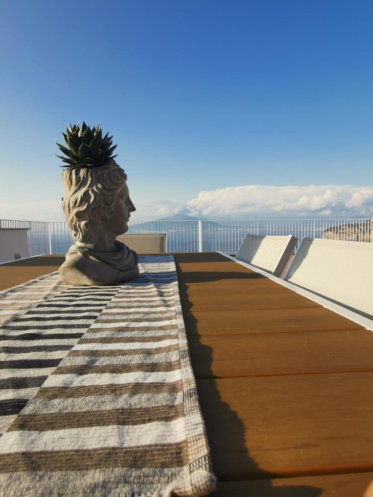 Villa La Terrazza Sul Golfo Sorrent Exterior foto